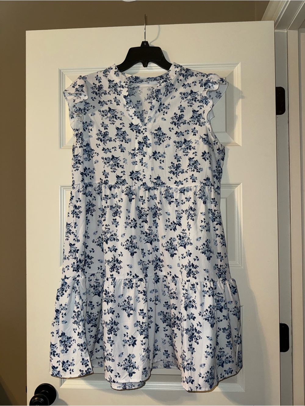 SHEIN White and Blue Floral Tiered Sleeveless Dress